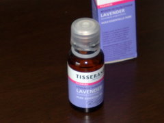 Drive virus away with lavender essential oil / ラベンダーオイルで風邪を撃退
